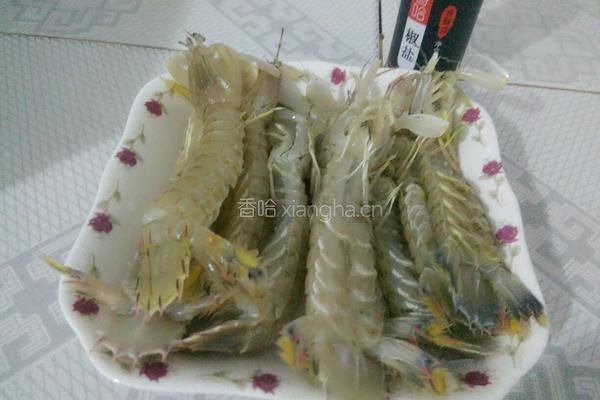 椒盐虾蛄的做法图解1