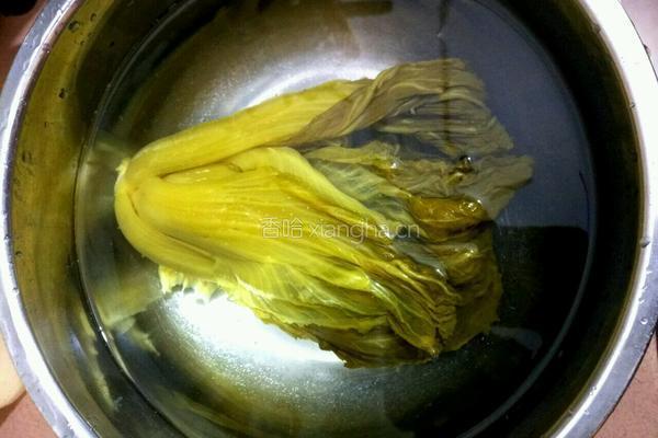 酸菜排骨汤的做法图解4