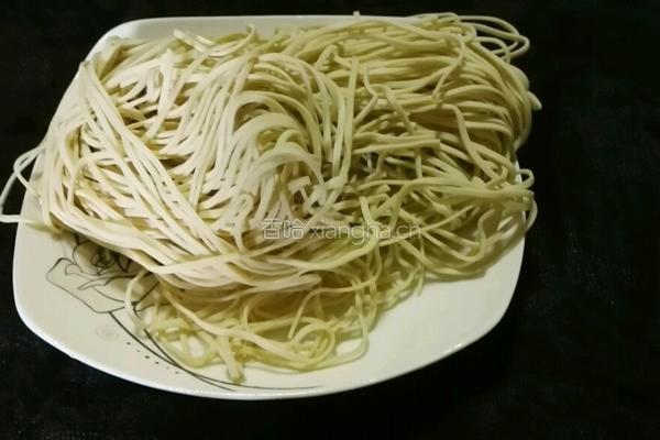 葱油拌面的做法图解2
