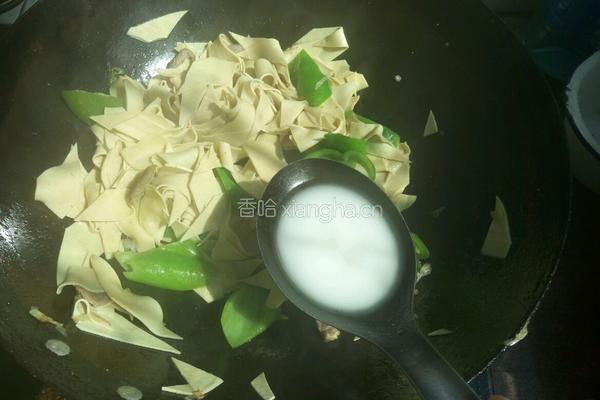 干豆腐皮炒辣椒的做法图解7