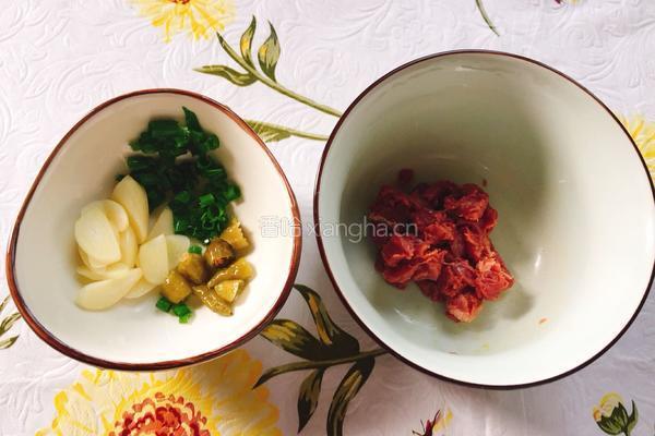 牛肉蛋炒饭的做法图解2