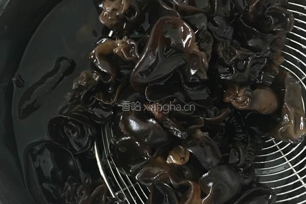 木耳炒肉片的做法图解3