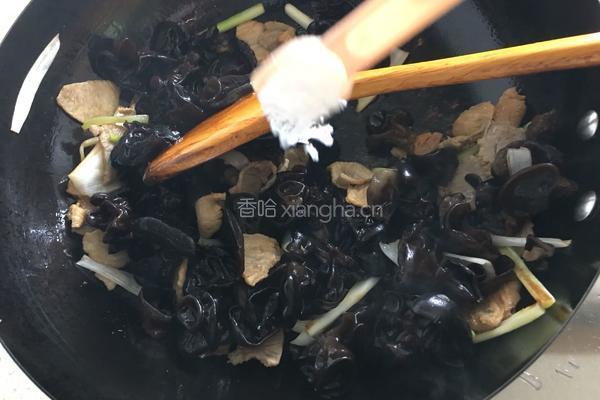 木耳炒肉片的做法图解11