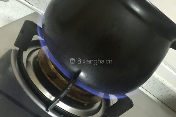 胡萝卜玉米汤扇子骨汤的做法图解7