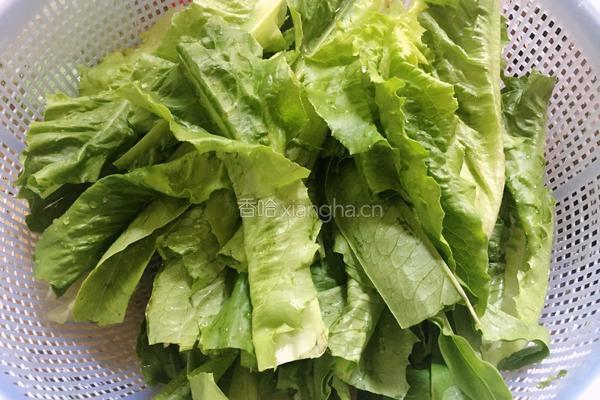 素炒油麦菜的做法图解2