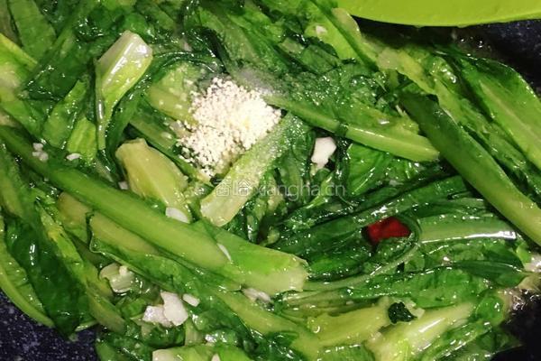 素炒油麦菜的做法图解6