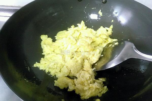 洋葱黄瓜炒鸡蛋的做法图解4
