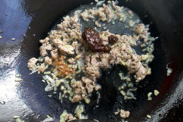 肉末酱焖茄子土豆的做法图解7