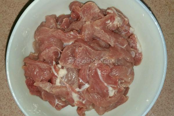 蒜台炒肉的做法图解1