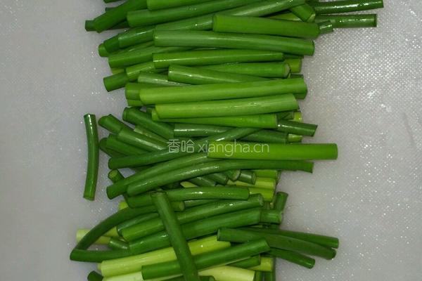 蒜台炒肉的做法图解3