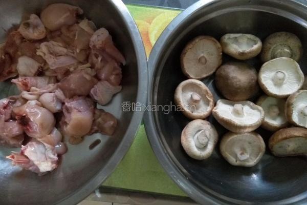 红烧香菇鸡块的做法图解1