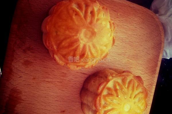 莲蓉蛋黄月饼的做法图解4