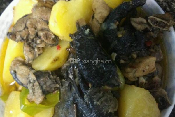 青椒土豆焖鸡的做法图解9