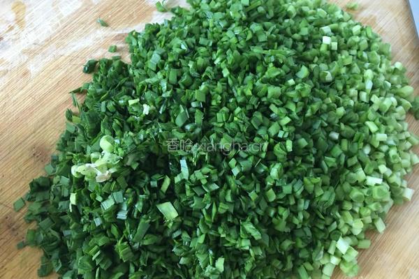 猪肉韭菜饺子的做法图解4