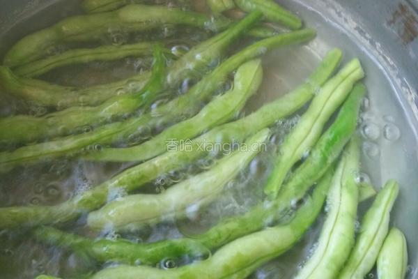 豆角包子的做法图解2