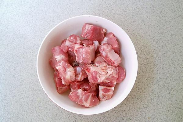 凉瓜焖排骨的做法图解3