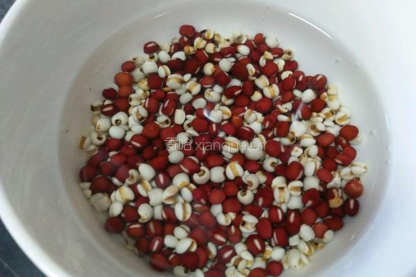 红豆薏米水的做法图解2