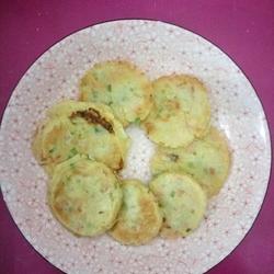 鸡蛋葱花饼的做法[图]