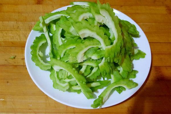 苦瓜烧肉的做法图解3
