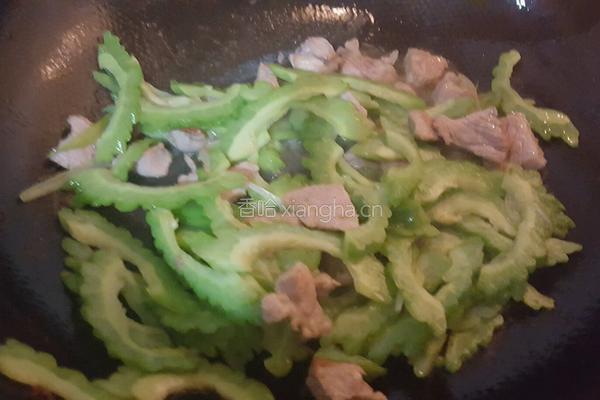 苦瓜烧肉的做法图解9