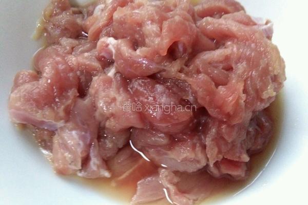 蘑菇炒肉的做法图解1