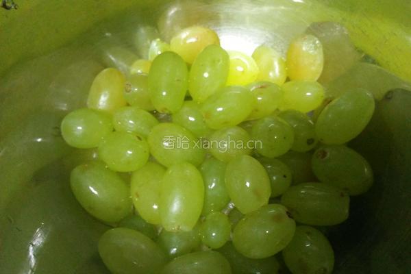 葡萄果酱的做法图解1