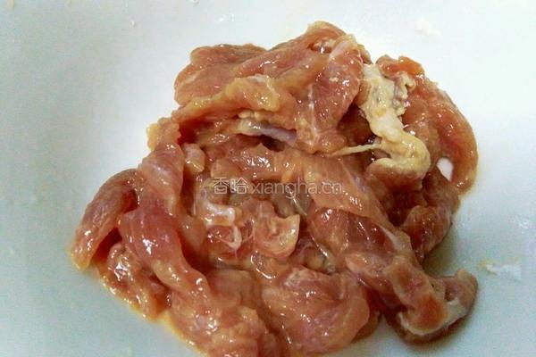 大葱爆肉的做法图解3
