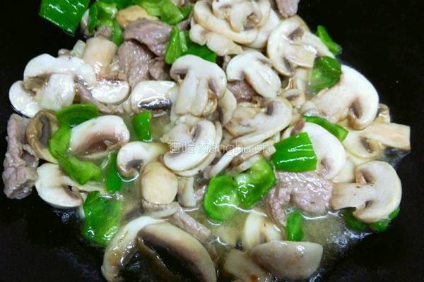 蘑菇炒肉的做法图解6