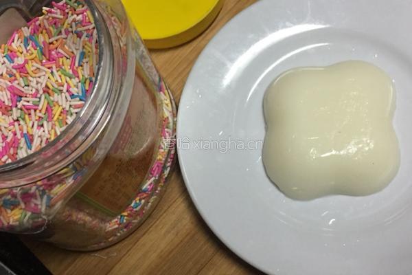 彩虹牛奶冻的做法图解7