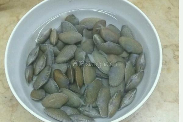 蛤蜊豆腐汤的做法图解1