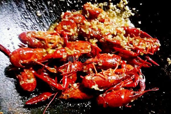 蒜泥龙虾的做法图解20