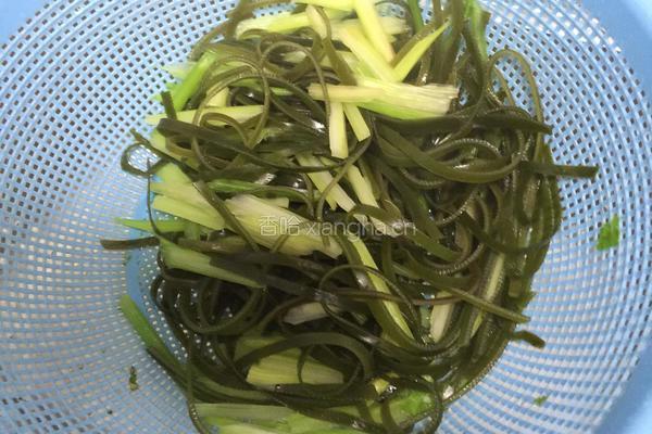 凉拌芹菜海带的做法图解4