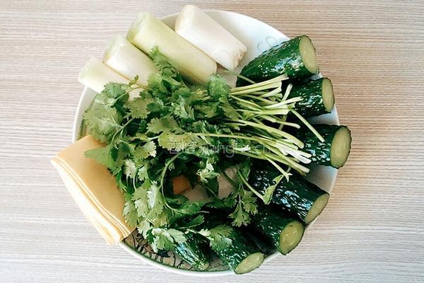 东北蘸酱菜的做法图解1