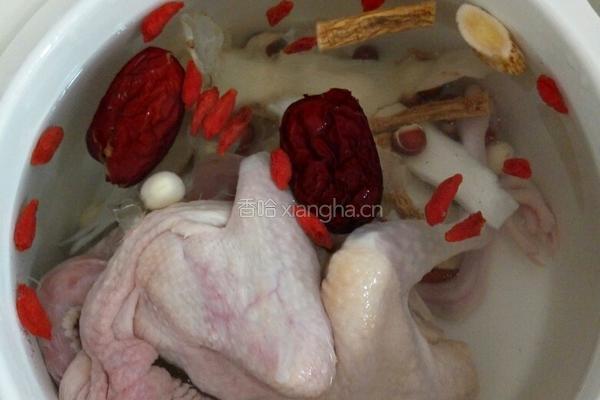 药材鸽子汤的做法图解3