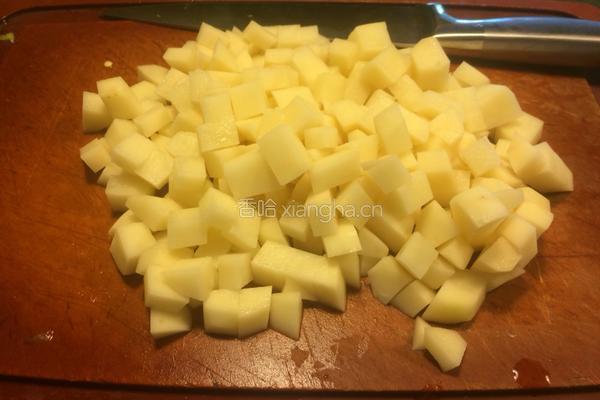 吞拿鱼土豆沙拉的做法图解1