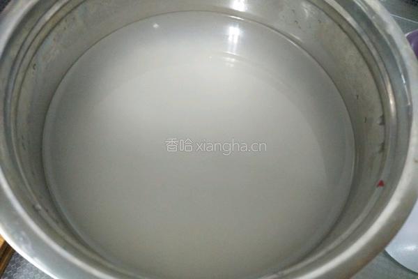 腊肉蒸糯米饭的做法图解2