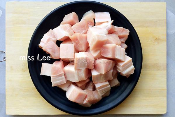 五花肉炖土豆的做法图解2