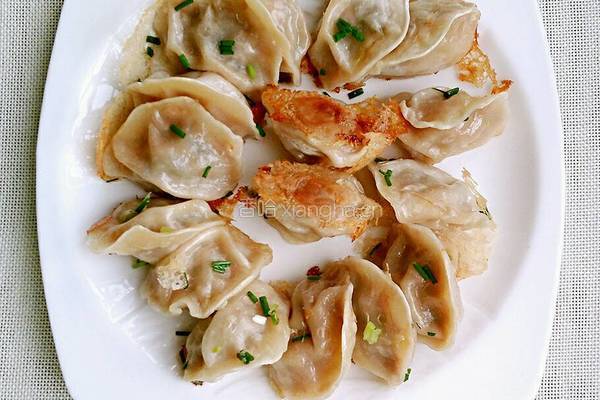 锅贴饺的做法图解8