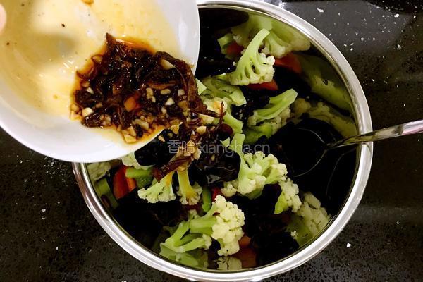 凉拌菜花木耳的做法图解7