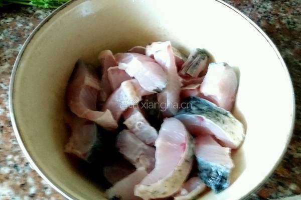 草鱼煮豆腐的做法图解3