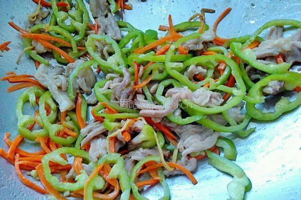尖椒炒牛肉的做法图解6