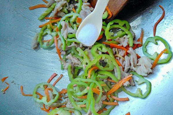 尖椒炒牛肉的做法图解8