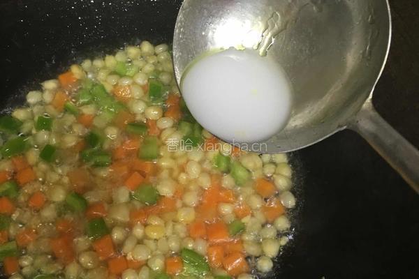 胡萝卜炒玉米的做法图解10