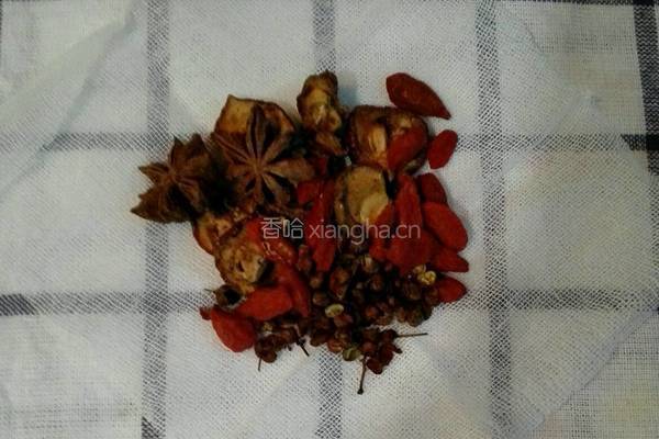 炖猪蹄的做法图解3