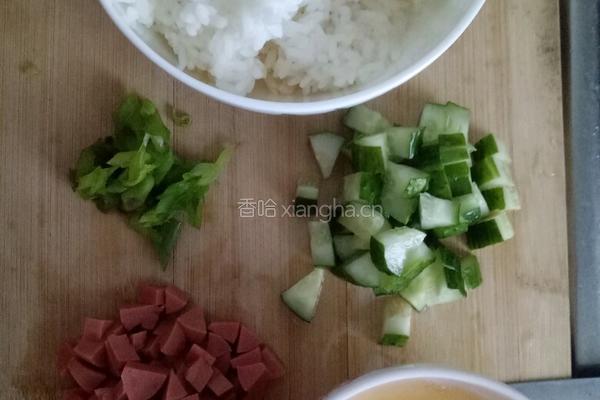 猫咪炒饭的做法图解1
