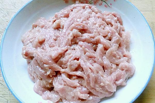 韭菜苔炒肉丝的做法图解3