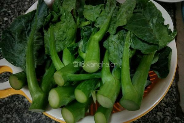 白灼芥蓝的做法图解1