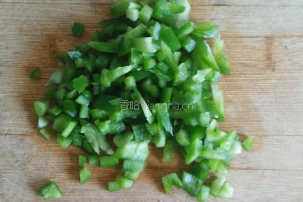 青椒蛋包饭的做法图解2