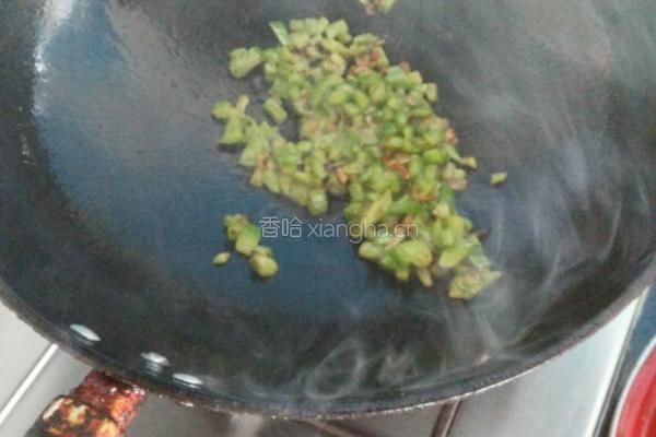 青椒蛋包饭的做法图解4
