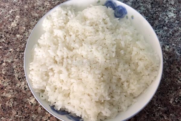 日式饭团的做法图解1